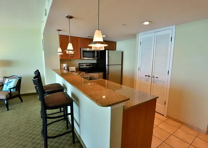 Deluxe Ocean Front Two-Bedroom Condo In Sandy Beach Resort