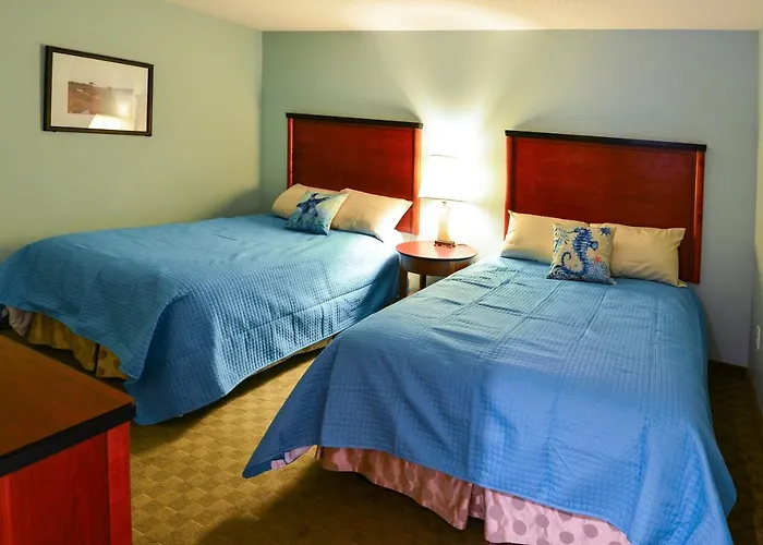 Deluxe Ocean Front Two-Bedroom Condo In Sandy Beach Resort